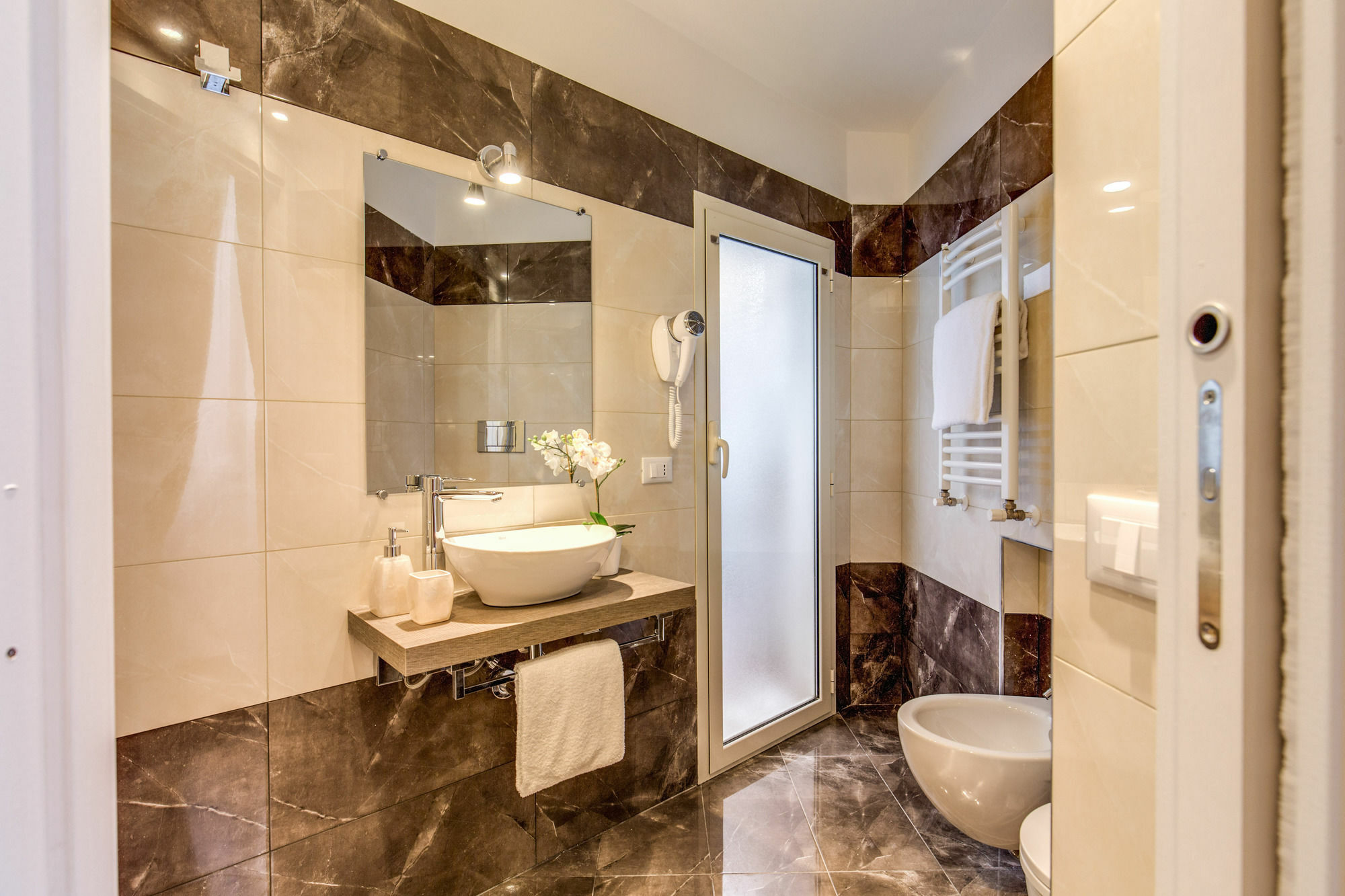 The Bridge Suites Rom Exteriör bild
